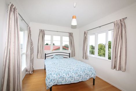 Photo of property in 77 West Harbour Drive, West Harbour, Auckland, 0618