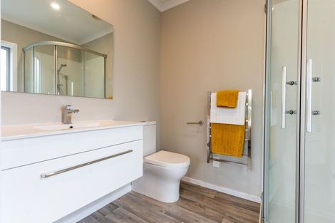 Photo of property in 27b Southsea Crescent, Silverdale, Hamilton, 3216