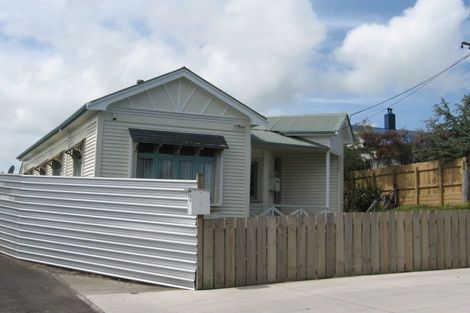 Photo of property in 22 Hurworth Place, College Estate, Whanganui, 4500
