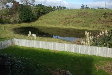 Photo of property in 13 Heta Road, Highlands Park, New Plymouth, 4312