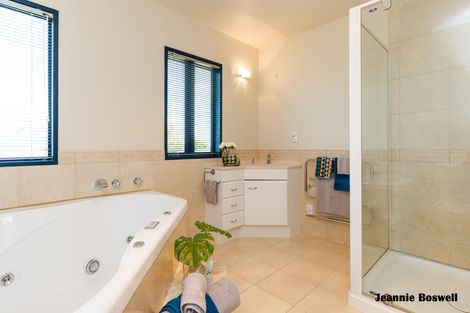 Photo of property in 55 Royal Oak Drive, Kelvin Grove, Palmerston North, 4414