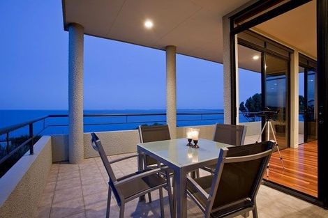 Photo of property in 119 Churchill Road, Rothesay Bay, Auckland, 0630