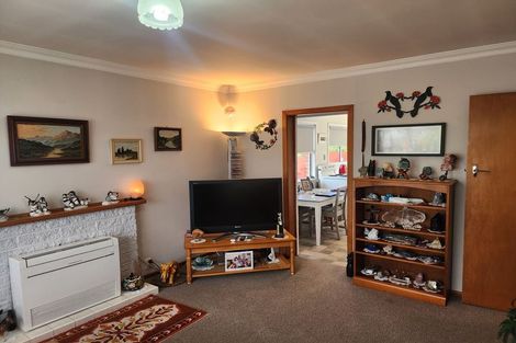 Photo of property in 75 Winchester Street, Levin, 5510