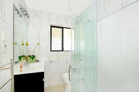 Photo of property in 1/52 Chippendale Crescent, Birkdale, Auckland, 0626