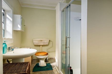 Photo of property in 22 Coote Road, Bluff Hill, Napier, 4110