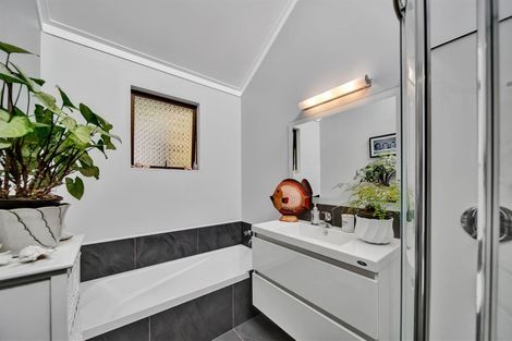 Photo of property in 37 Whakapaki Street, Urenui, 4375