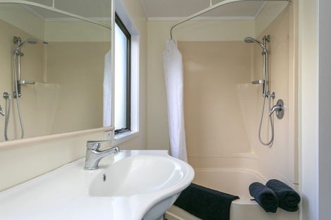 Photo of property in 4 Ward Place, Richmond Heights, Taupo, 3330