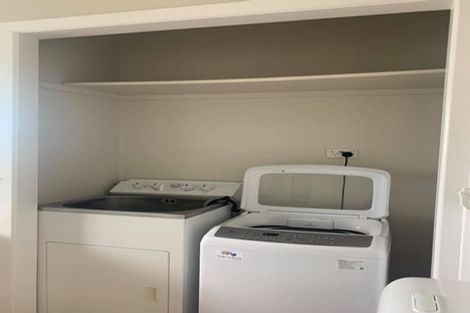 Photo of property in 2/40 Pupuke Road, Takapuna, Auckland, 0622