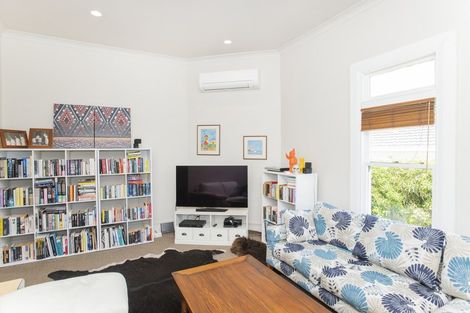 Photo of property in 27 Stout Street, Whataupoko, Gisborne, 4010