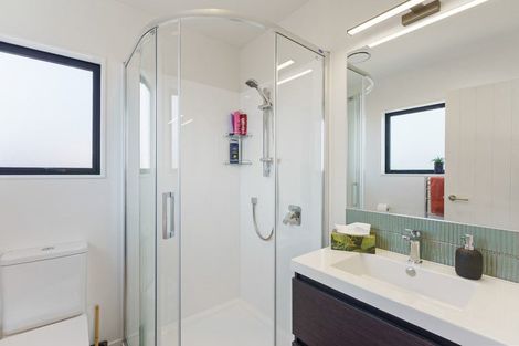 Photo of property in 17 Kaiwaru Place, Waikanae, 5036