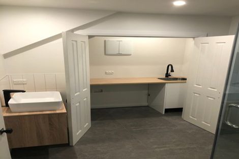 Photo of property in 328 Glenfield Road, Glenfield, Auckland, 0629