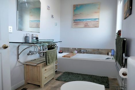 Photo of property in 63 Donovan Road, Paraparaumu Beach, Paraparaumu, 5032
