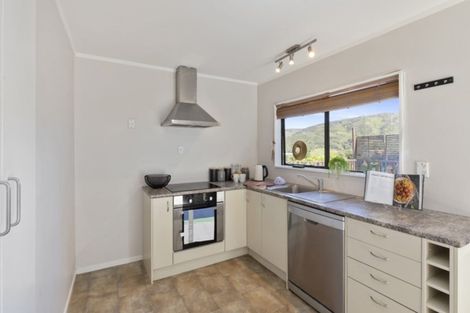 Photo of property in 30 Castle Crescent, Stokes Valley, Lower Hutt, 5019