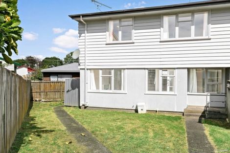 Photo of property in 2/41 Greenslade Crescent, Northcote, Auckland, 0627