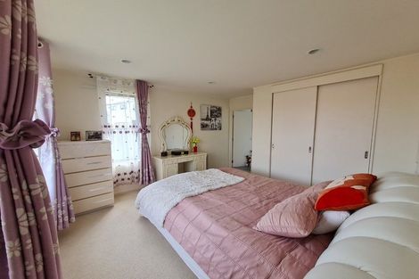 Photo of property in 800a East Coast Road, Oteha, Auckland, 0630