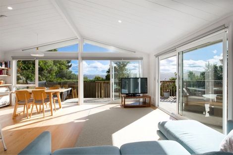 Photo of property in 53 Howard Road, Point Howard, Lower Hutt, 5013