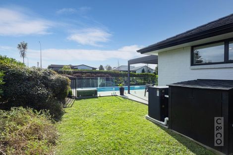 Photo of property in 19 Pohutukawa Parade, Riverhead, 0820