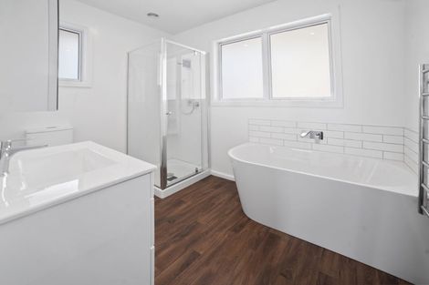 Photo of property in 2/60 Grahams Road, Burnside, Christchurch, 8041