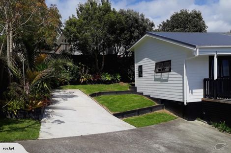 Photo of property in 2/660 Beach Road, Browns Bay, Auckland, 0630