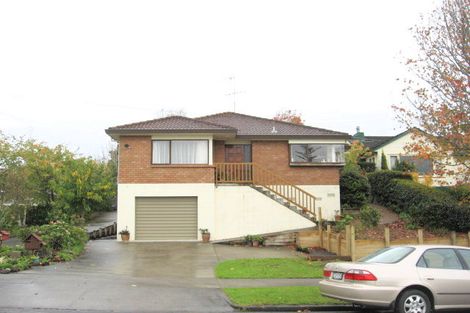 Photo of property in 2/24 Parkhill Road, Mellons Bay, Auckland, 2014