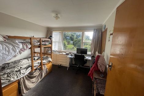 Photo of property in 11 Innes Way, Newlands, Wellington, 6037