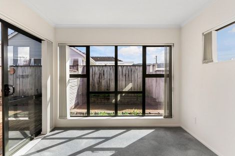 Photo of property in 12 Massey Street, Elderslea, Upper Hutt, 5018