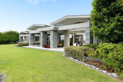 Photo of property in 61 Omokoroa Road, Omokoroa, 3114