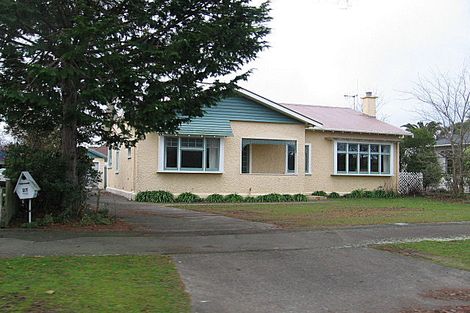Photo of property in 27 Rangitane Street, Palmerston North, 4414