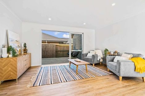 Photo of property in 32 Te Piriti Road, One Tree Point, 0118