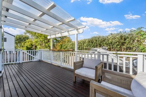 Photo of property in 2/4 Kenneth Hopper Place, Manly, Whangaparaoa, 0930