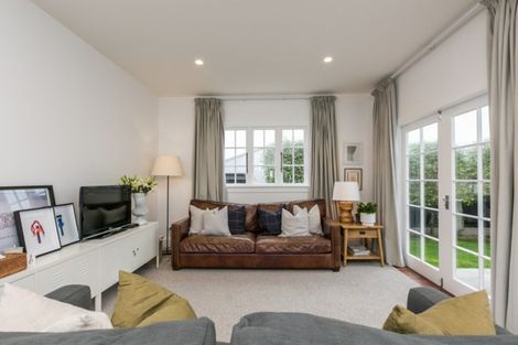 Photo of property in 9 Gillean Street, Havelock North, 4130