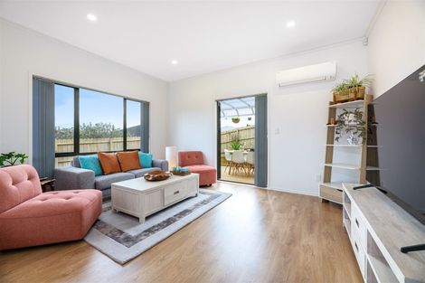 Photo of property in 27 Toledo Avenue, Henderson, Auckland, 0612