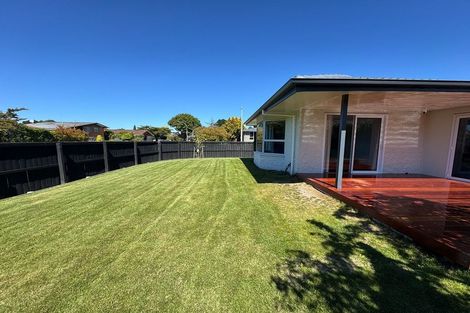 Photo of property in 2 Hawkswood Place, Avonhead, Christchurch, 8042