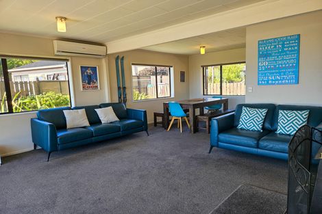 Photo of property in 4 Hamilton Drive, Lake Tekapo, 7999