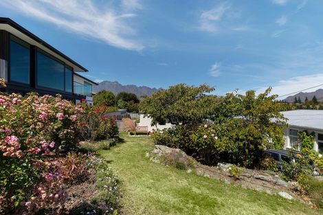 Photo of property in 7 Suburb Street, Queenstown, 9300