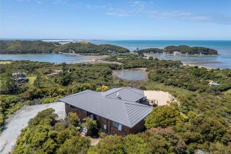 Photo of property in 51 Wharariki Road, Puponga, Collingwood, 7073