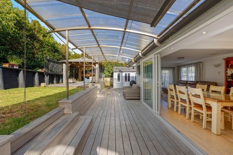 Photo of property in 6 Kerry Dell, Cockle Bay, Auckland, 2014