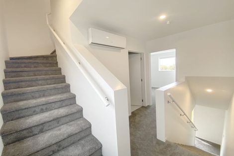 Photo of property in 2/7 Flanshaw Road, Te Atatu South, Auckland, 0610