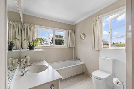 Photo of property in 212 Victoria Avenue, Hokowhitu, Palmerston North, 4410