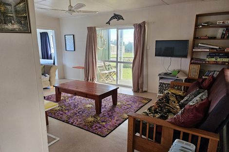 Photo of property in 1 Point Road, Mokau, 4376