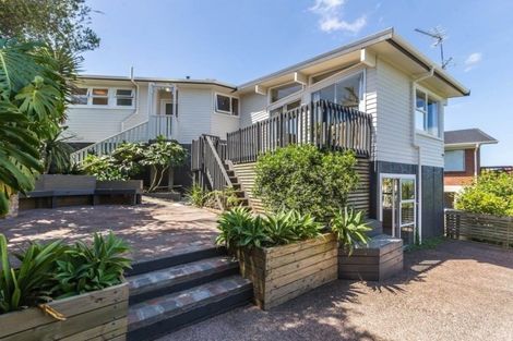 Photo of property in 20 Chequers Avenue, Glenfield, Auckland, 0629
