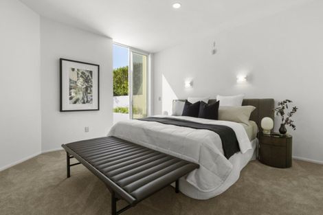 Photo of property in 2/9 The Esplanade, Castor Bay, Auckland, 0620