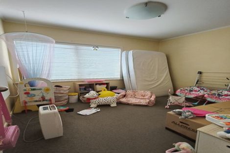 Photo of property in 25 Universal Drive, Henderson, Auckland, 0610
