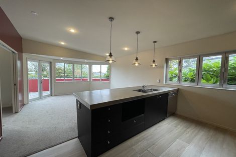 Photo of property in 657 Beach Road, Rothesay Bay, Auckland, 0630