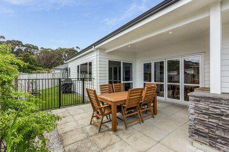 Photo of property in 28 Banks Boulevard, Whitby, Porirua, 5024