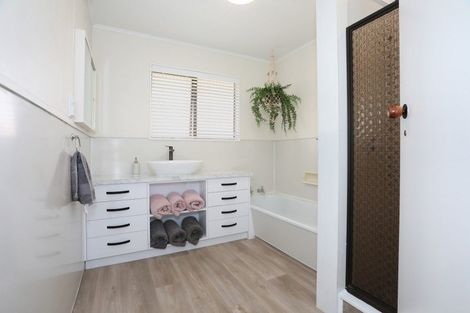 Photo of property in 1 Caroline Drive, Feilding, 4702