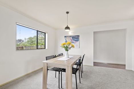 Photo of property in 14b Waimumu Road, Massey, Auckland, 0614