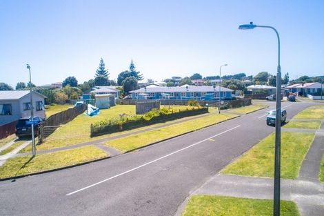 Photo of property in 9 Tainui Street, Castlecliff, Whanganui, 4501