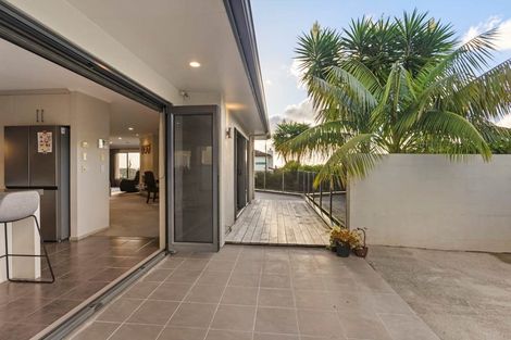 Photo of property in 2 Baverton Drive, Flat Bush, Auckland, 2016