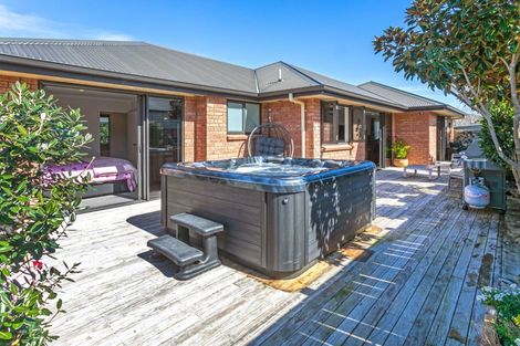 Photo of property in 136 Golden Shore Place, Coromandel, 3506